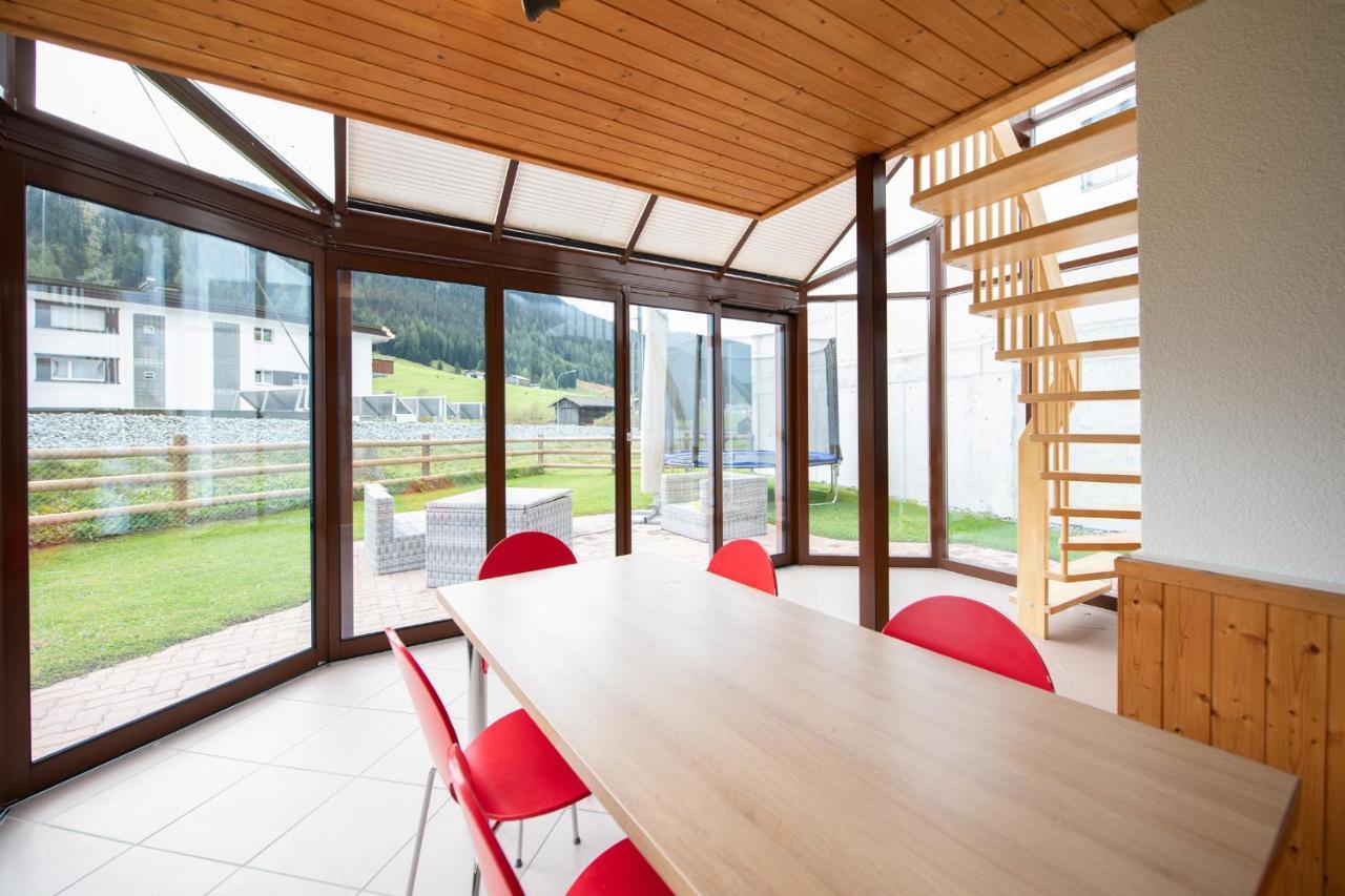 Agrimonia - 5,5-Zi Duplex Wohnung Bis 9 Personen Mit Eigenem Garten Давос Экстерьер фото